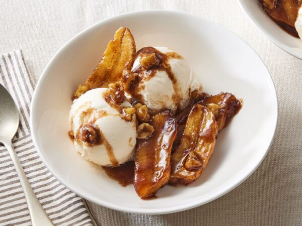 Banana Foster (Caramelised banana with ice cream)