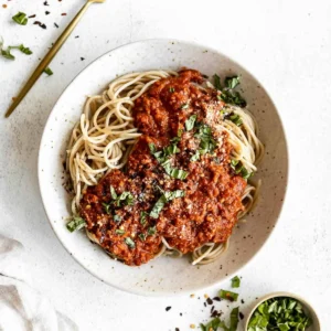 Spaghetti Chicken Bolognaise  (Minced chicken sauce pasta and garlic bread)